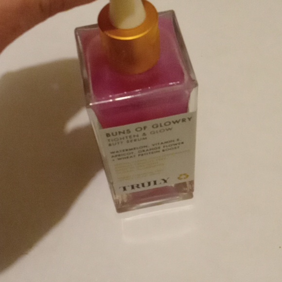 Hold for navTruly buns of glory - Picture 2 of 3